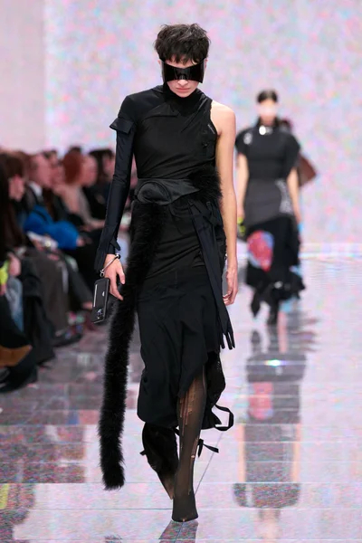 Look 64